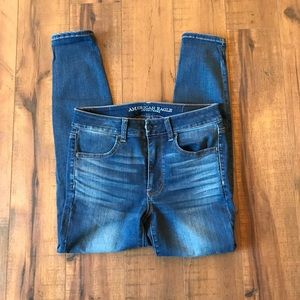 Like new! American Eagle Patch Distressed Skinny